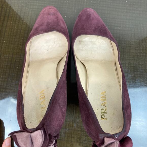 Prada Suede Ruffle Back Heels Women's 39 US 9 Designer Glam - Picture 10 of 12